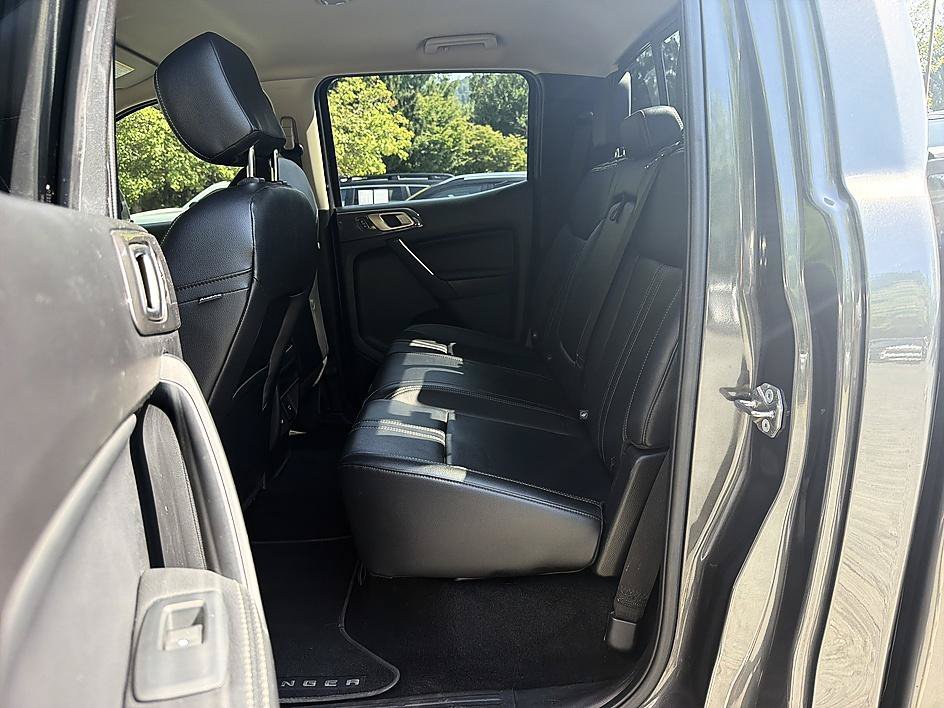 Used 2019 Magnetic Ford LARIAT image 12