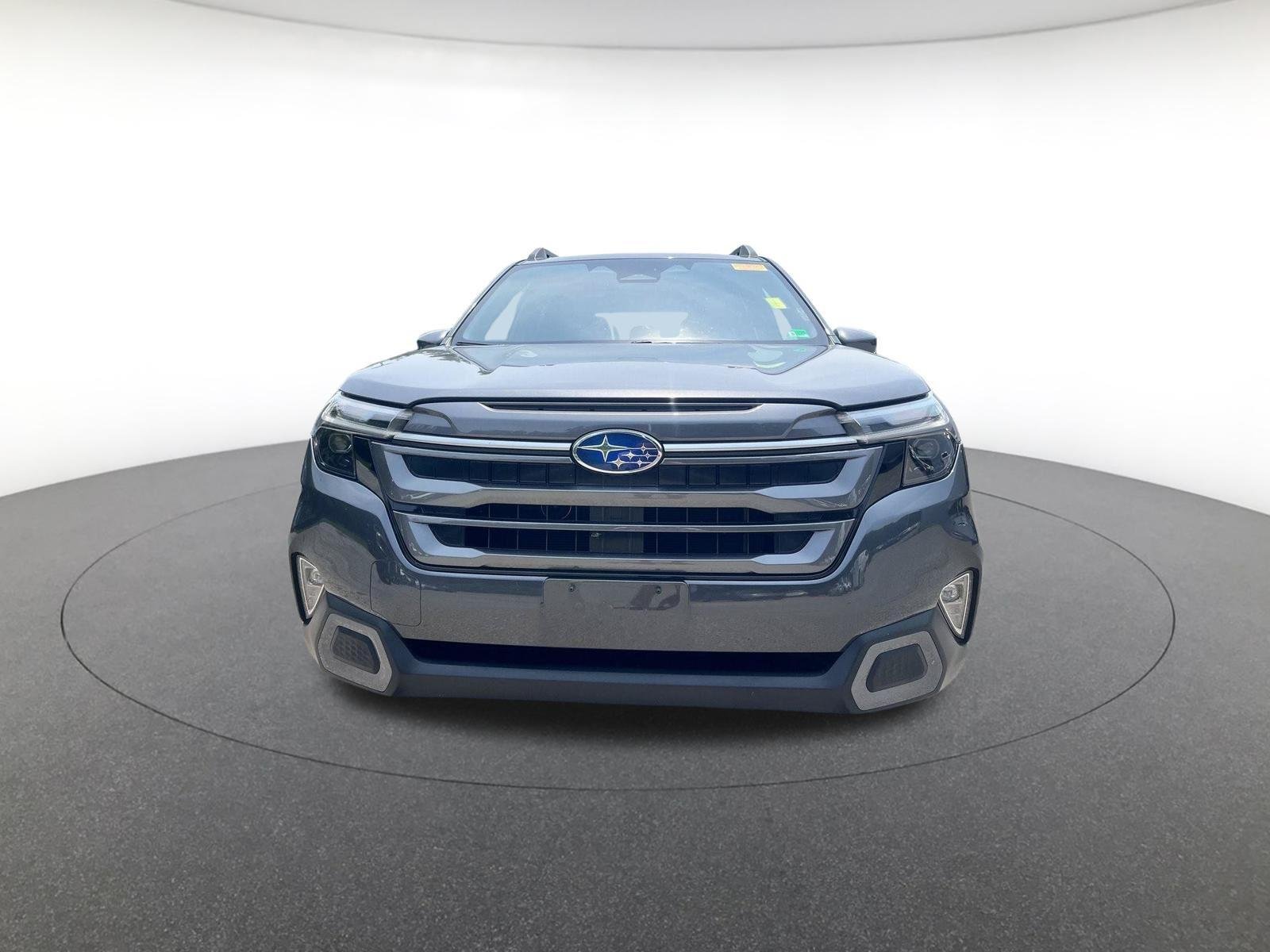 Used 2025 Magnetite Gray Metallic Subaru Limited image 2