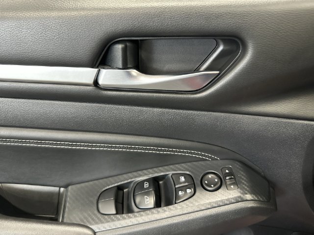Certified Used 2019 Red Nissan 2.5 SV image 19