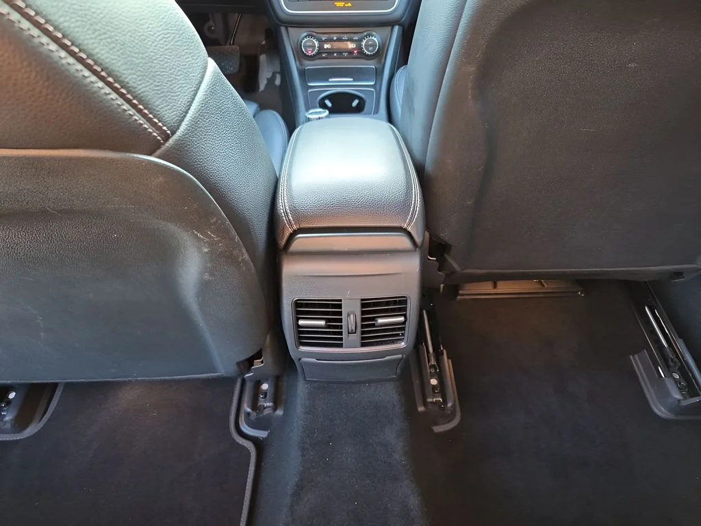 Used 2018 Black Mercedes-Benz GLA 250 image 29
