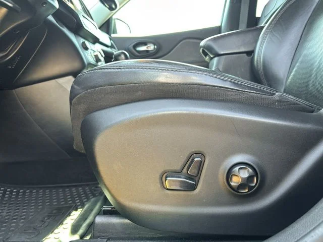 Used 2020 Beige Jeep Trailhawk image 35