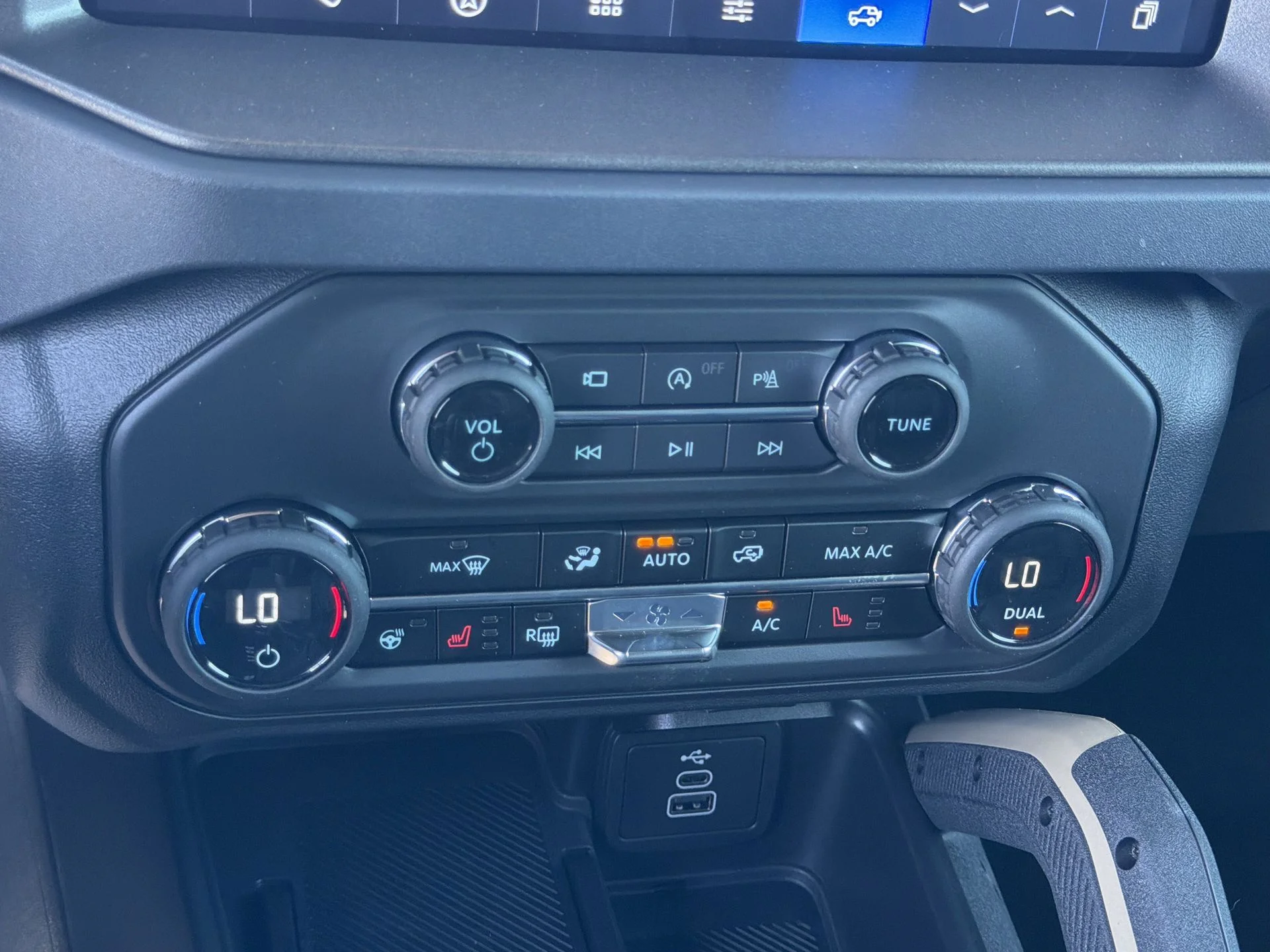New 2026 Avalanche Gray Ford Badlands® image 11