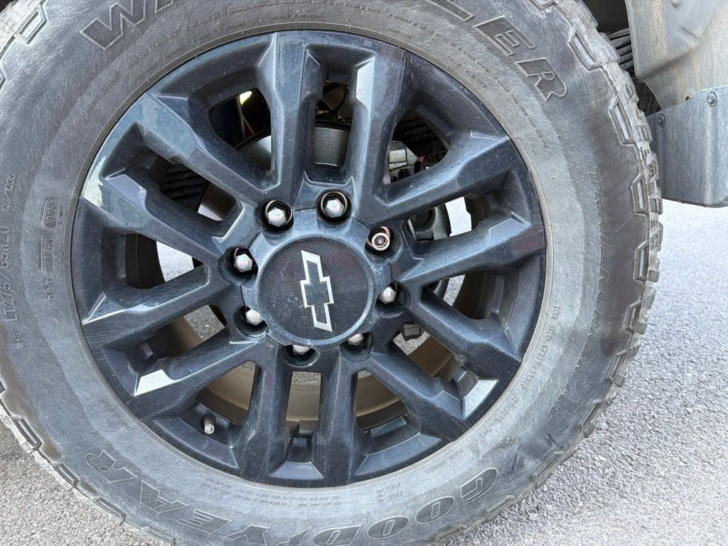 Used 2025 Gray Chevrolet Custom image 30