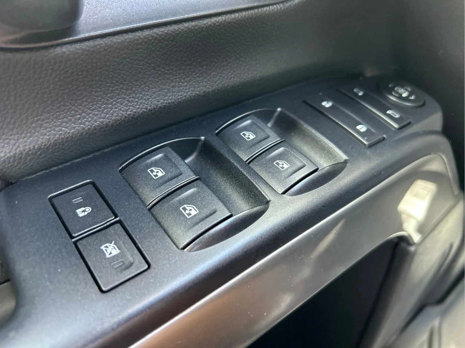 Used 2018 Graphite Metallic Chevrolet LT image 23