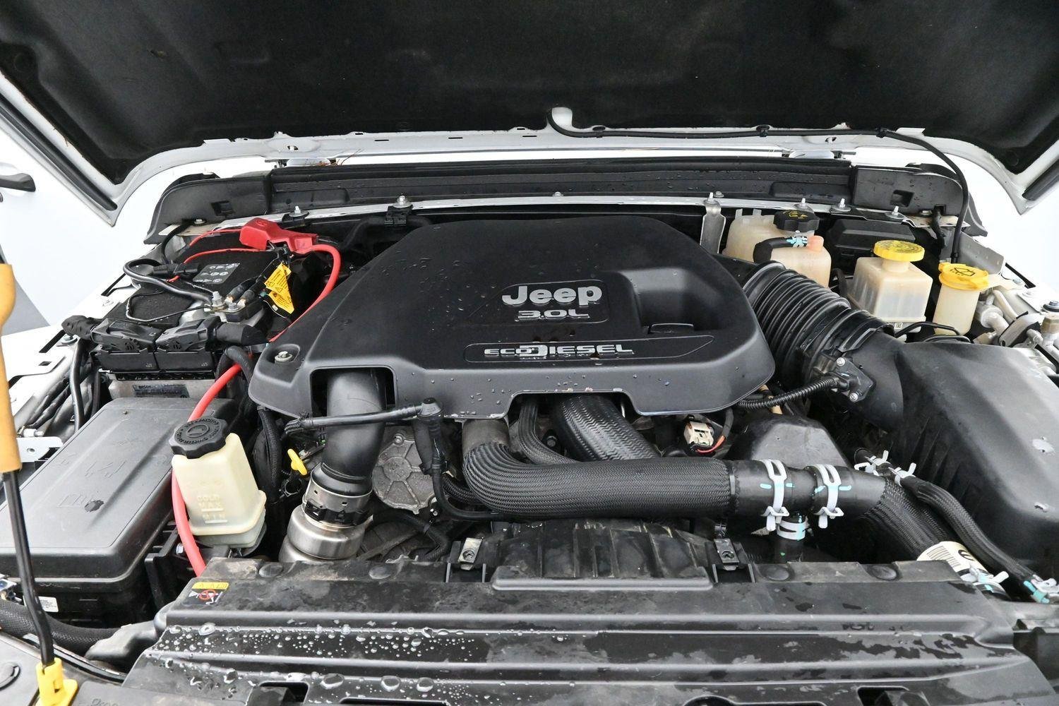 Used 2021 Bright White Clearcoat Jeep Rubicon image 37