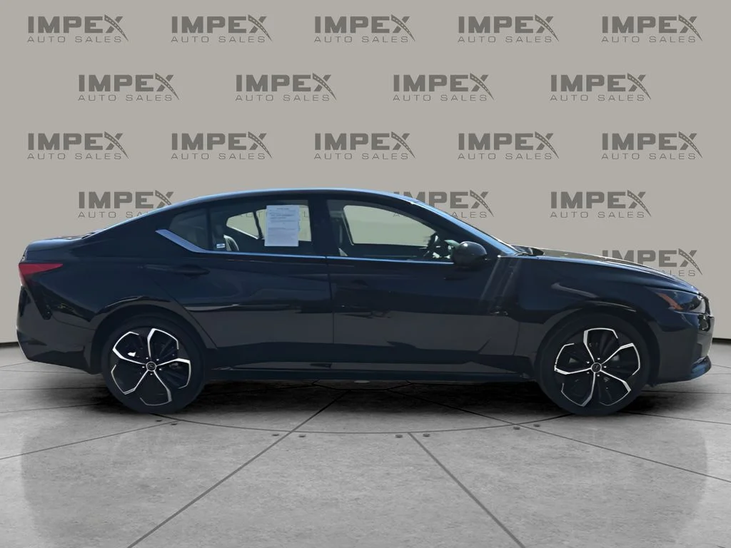 Used 2024 Black Nissan 2.5 SR image 6