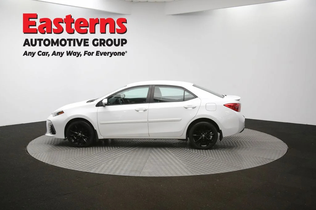 Used 2018 White Toyota SE image 57