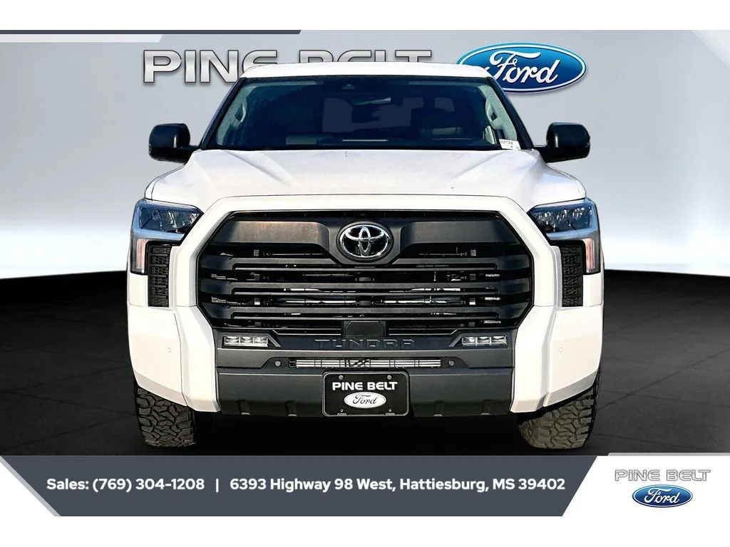 Used 2023 Ice Cap Toyota SR5 image 3