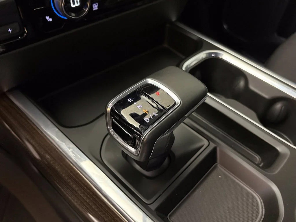 Used 2023 SUMMIT WHITE Chevrolet RST image 28