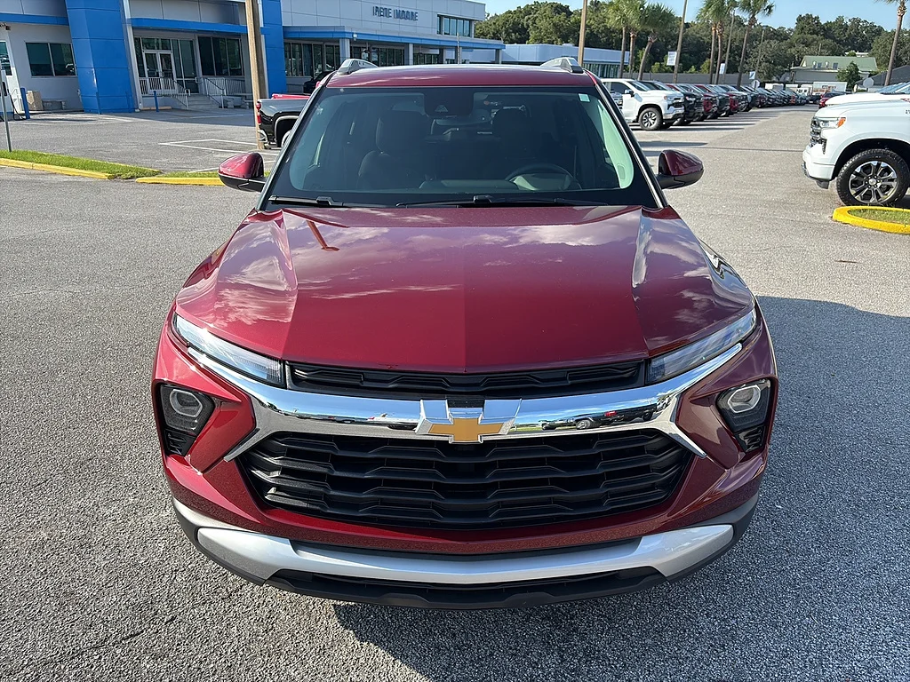 Used 2025 Crimson Metallic Chevrolet  image 8