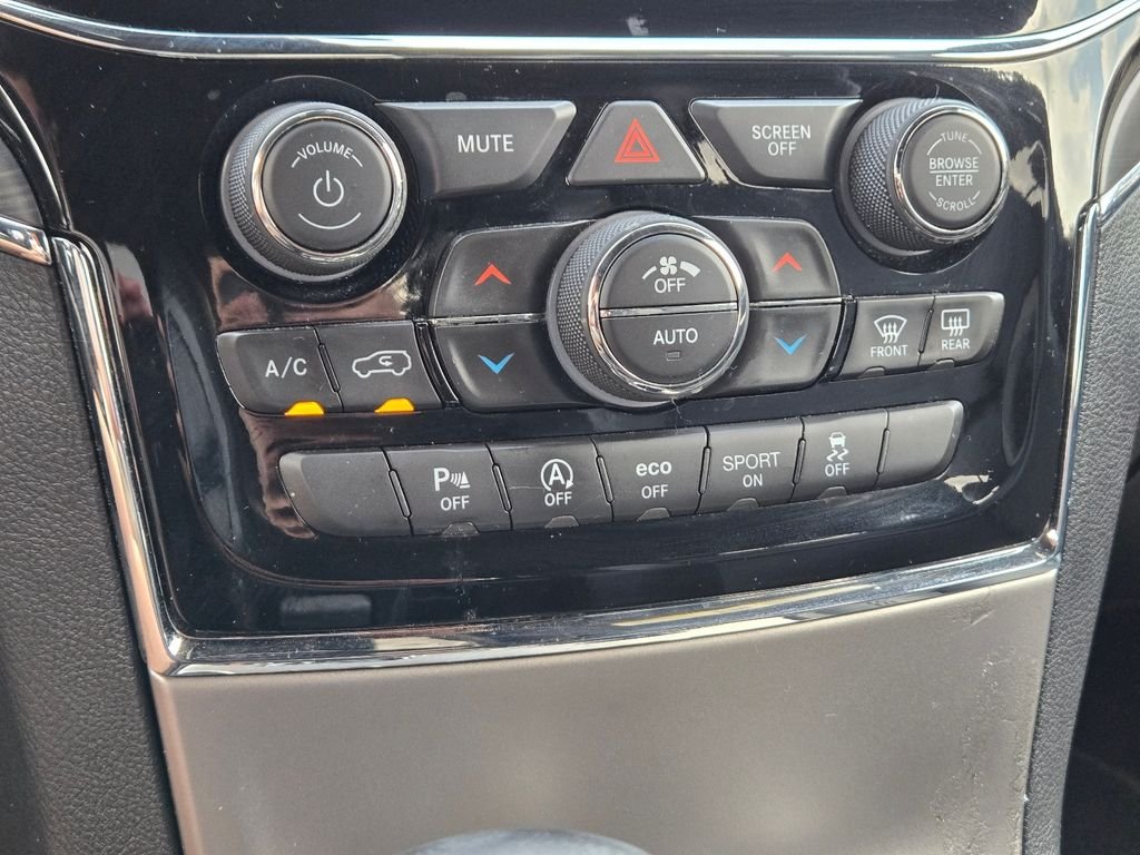 Used 2019 White Jeep Limited image 27