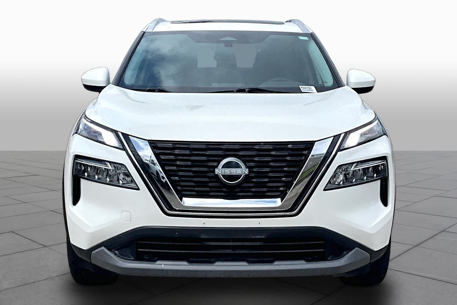 Used 2023 Pearl White Tricoat Nissan SV image 4