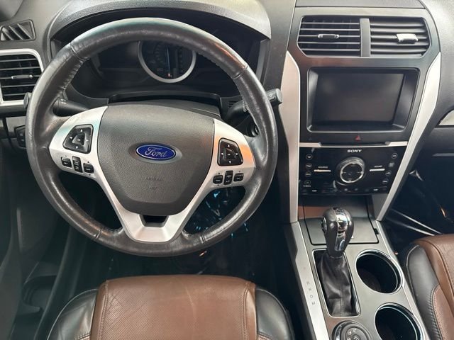 Used 2014 Black Ford Limited image 27