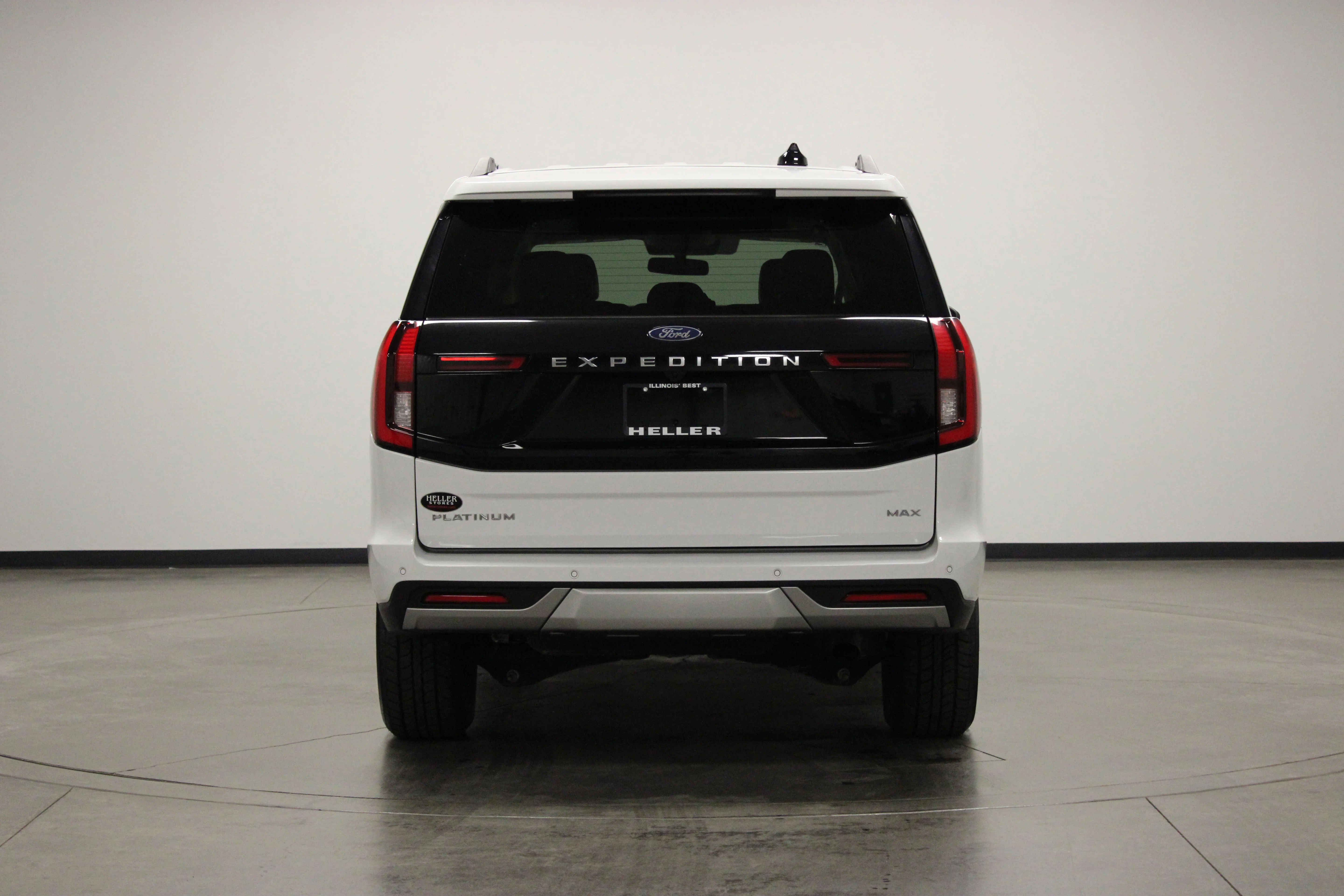 Used 2025 Oxford White Ford Platinum image 7