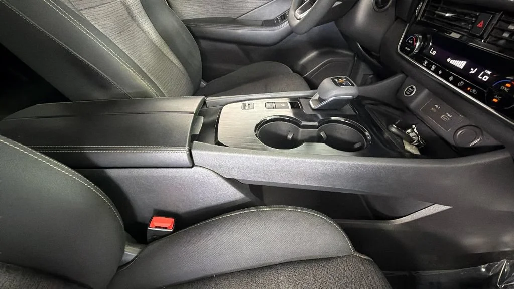 Used 2021 Gray Nissan SV FWD image 33