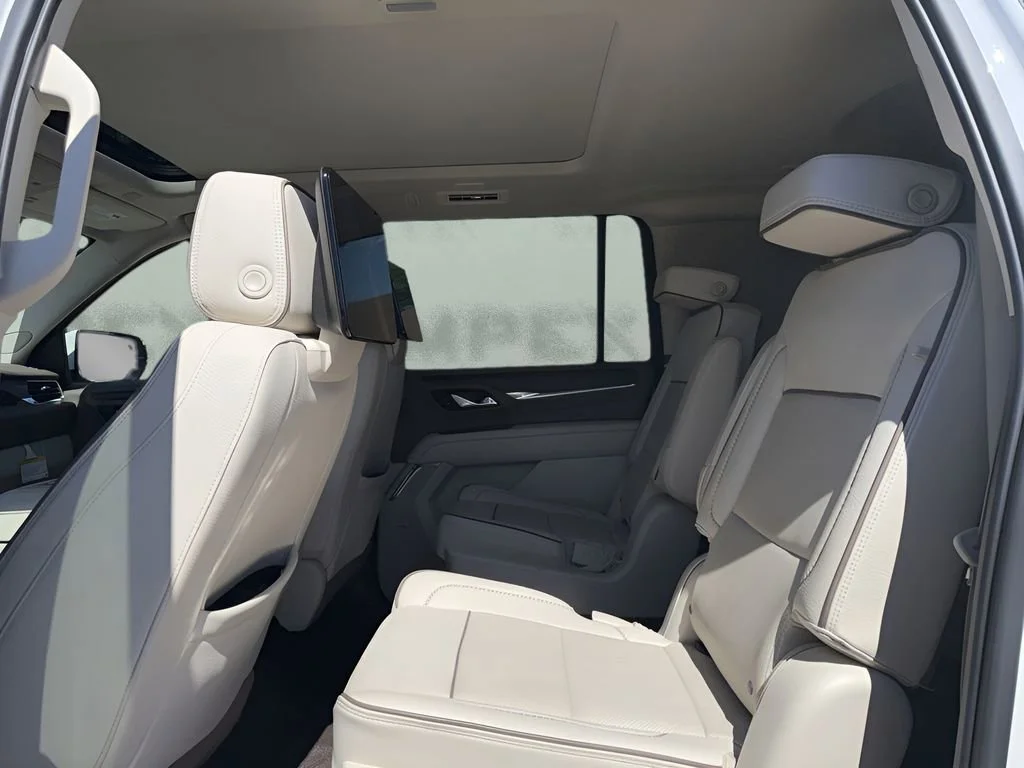 Used 2023 White Frost Tricoat GMC Denali image 12