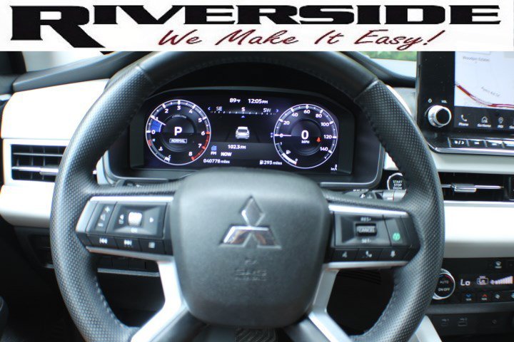 Used 2024 White Mitsubishi SEL image 8