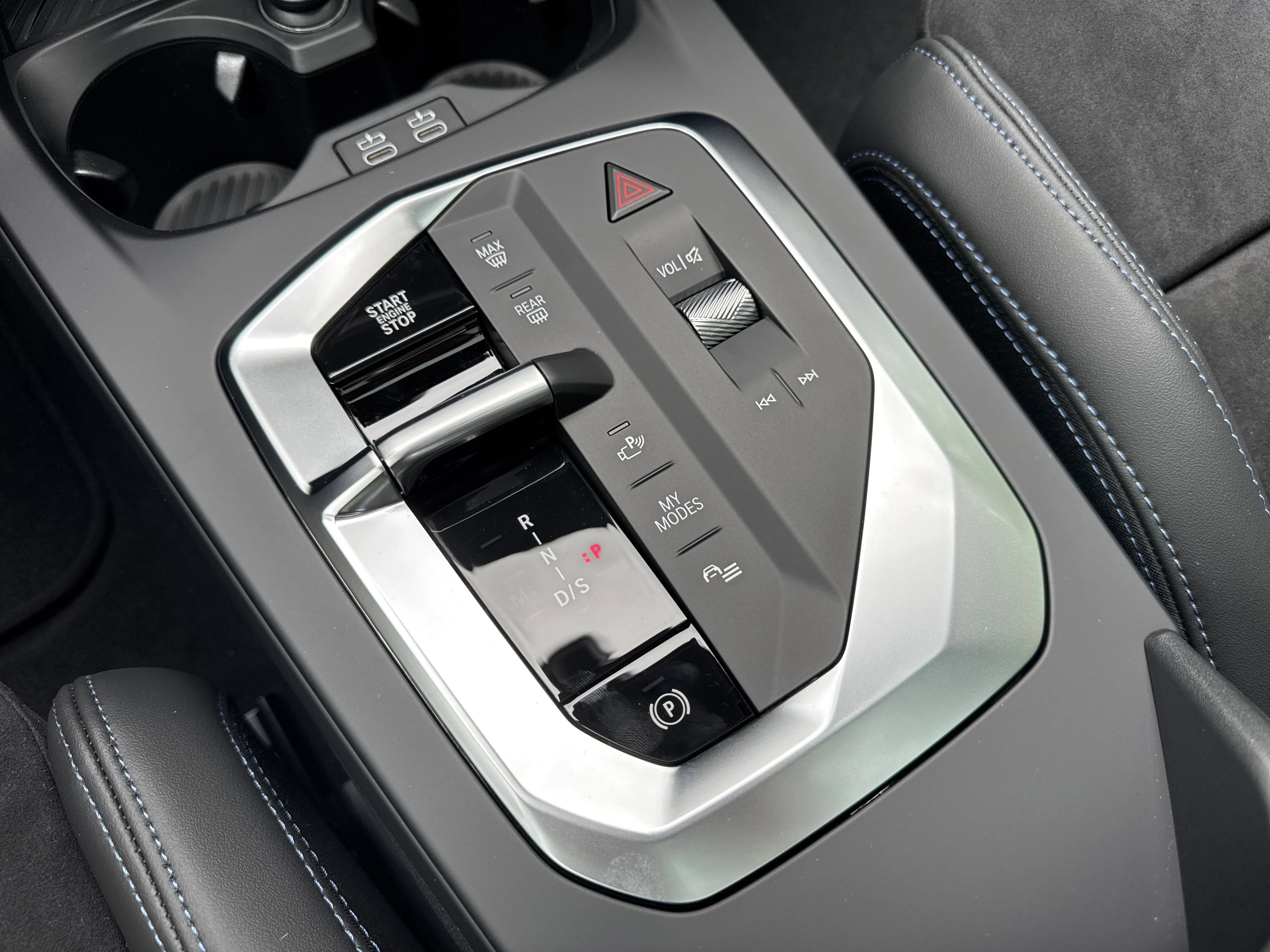 New 2026 0C4W Skyscraper Grey Metallic BMW M235 xDrive image 16
