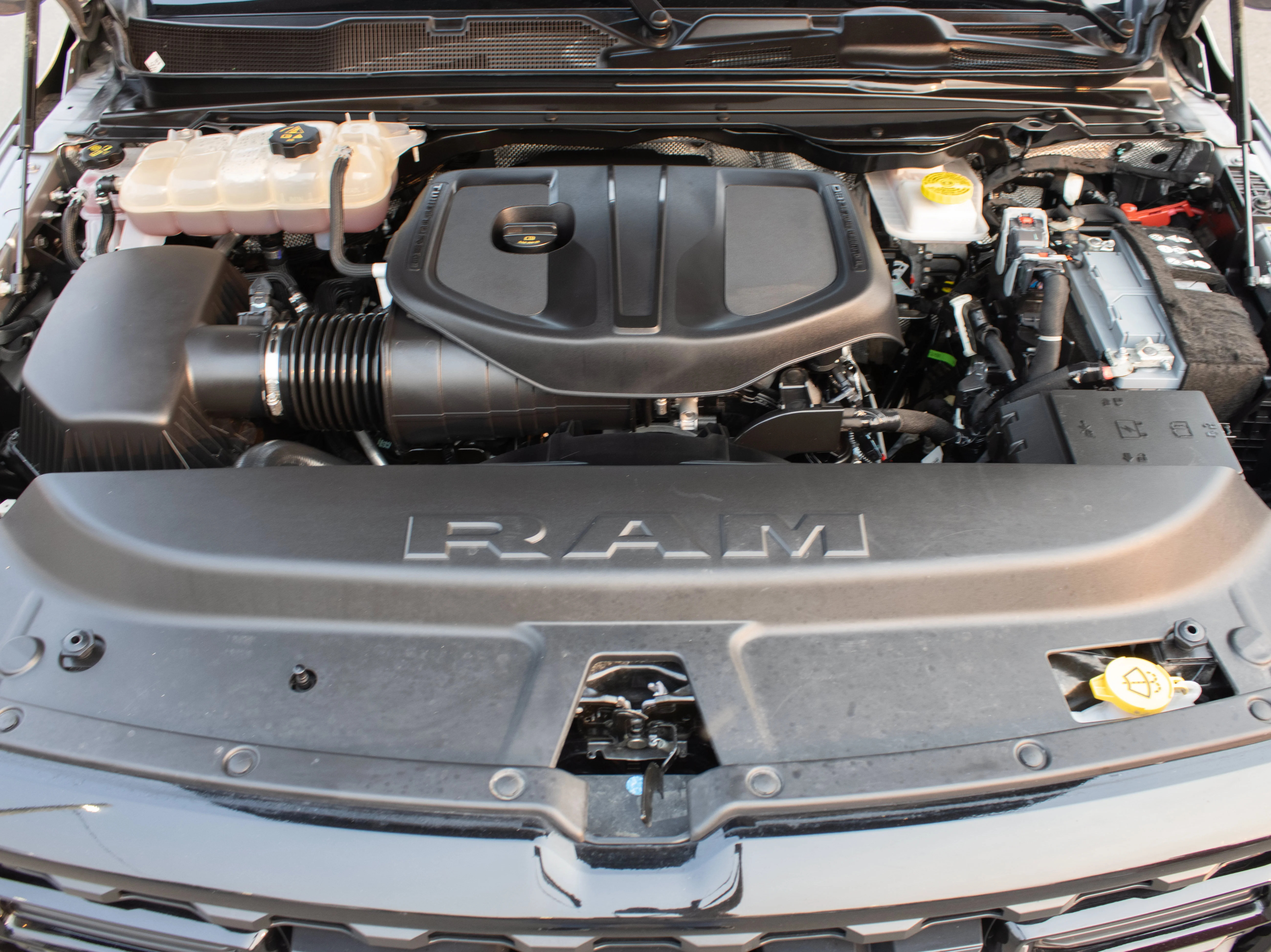 Used 2025 Silver RAM Big Horn*| 3.0L Hurricane Twin Turbo | Heated Seats | Heated Steering Wheel | image 11