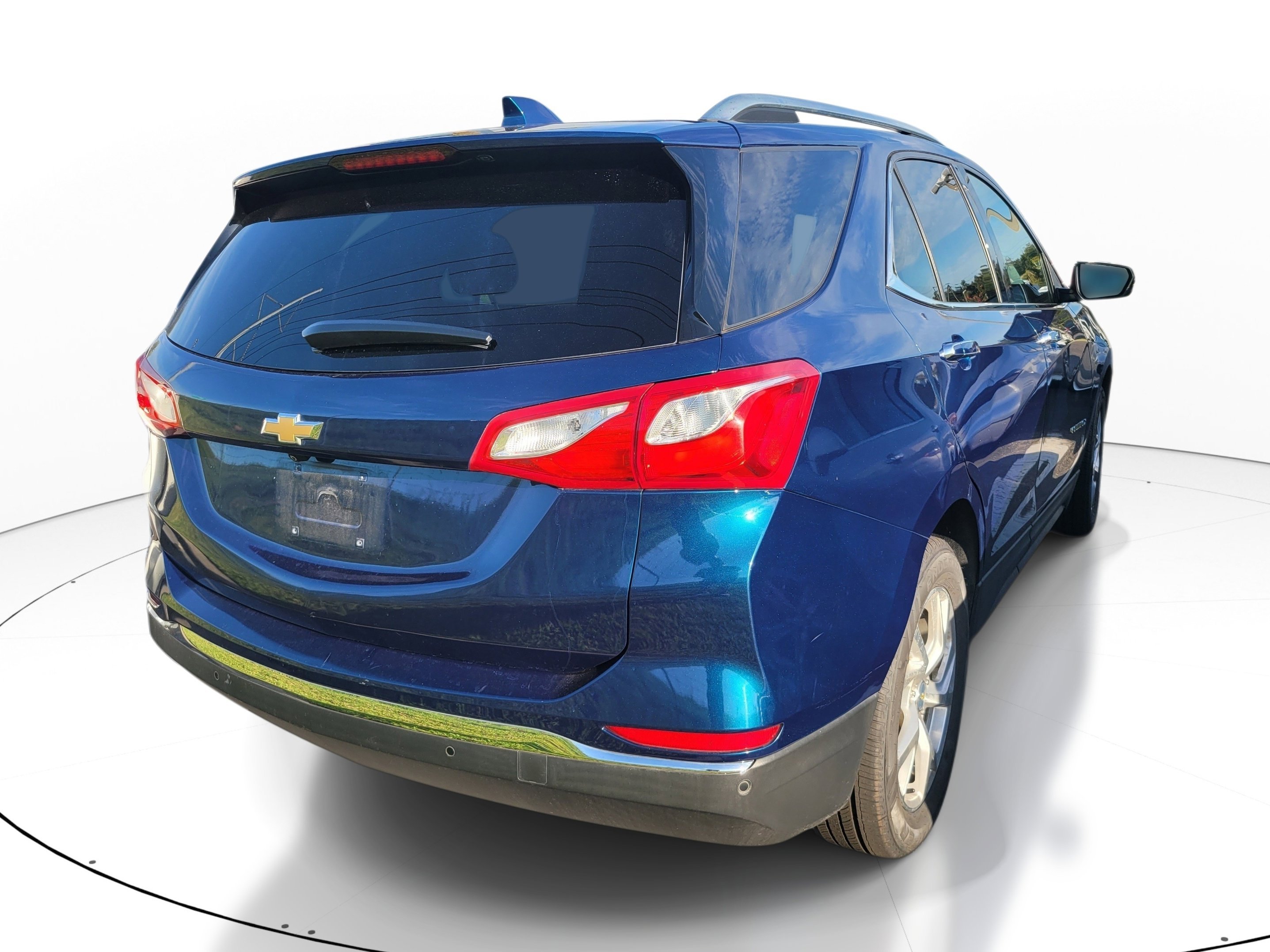 Used 2020 Pacific Blue Metallic Chevrolet Premier image 3