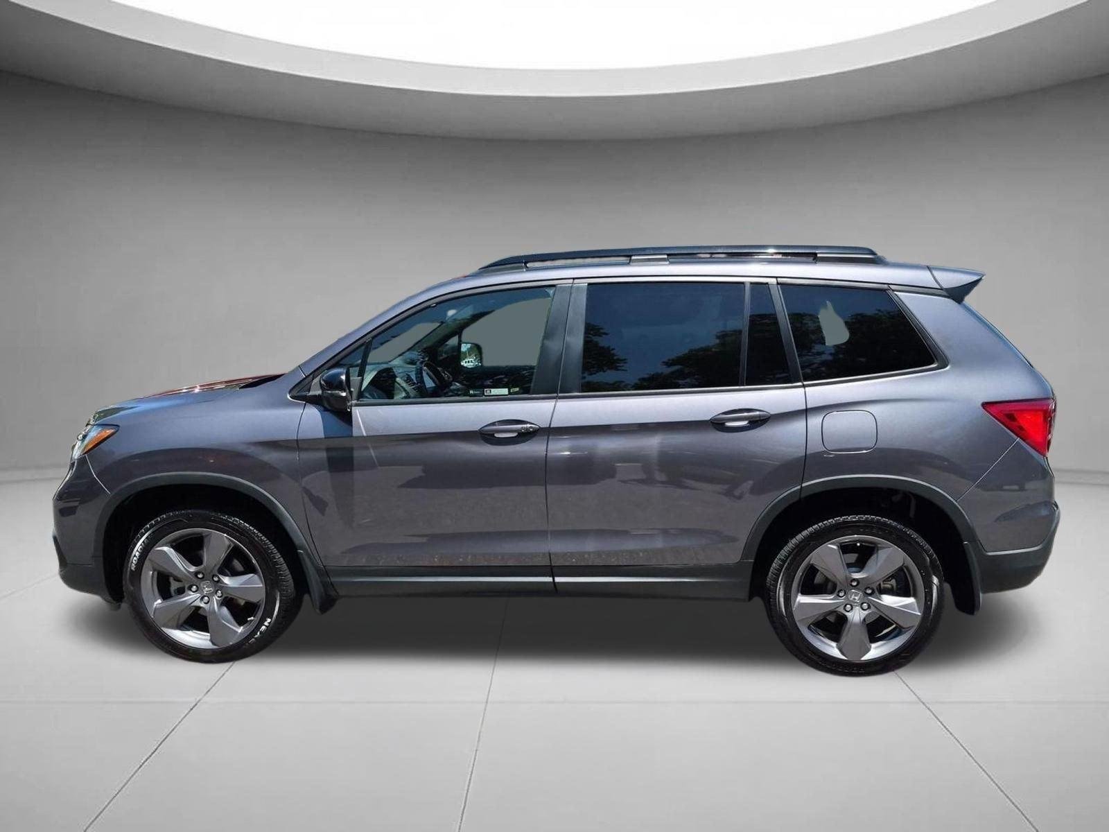 Used 2020 Modern Steel Metallic Honda Touring image 2