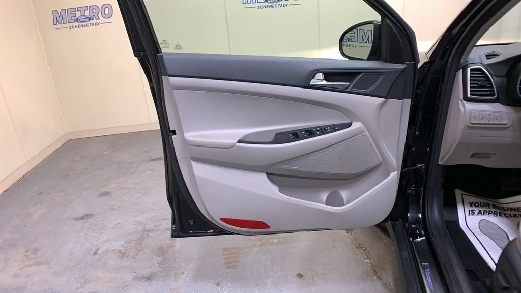 Used 2019 Black Noir Pearl Hyundai Value image 23
