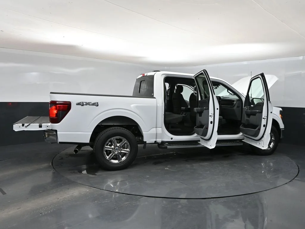 Used 2024 White Ford XLT image 19