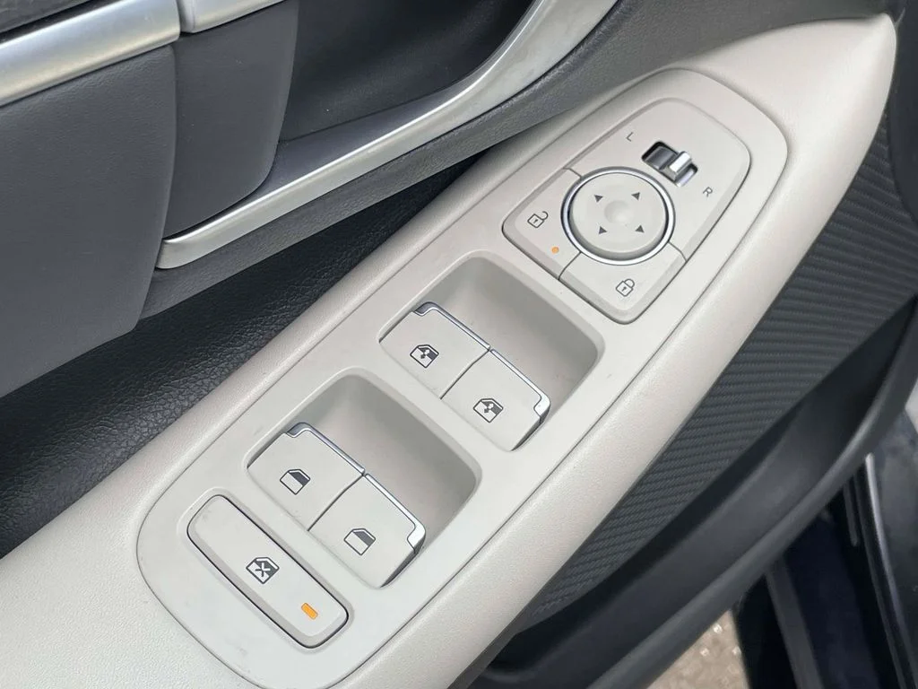 Certified Used 2024 Blue Hyundai SEL image 15
