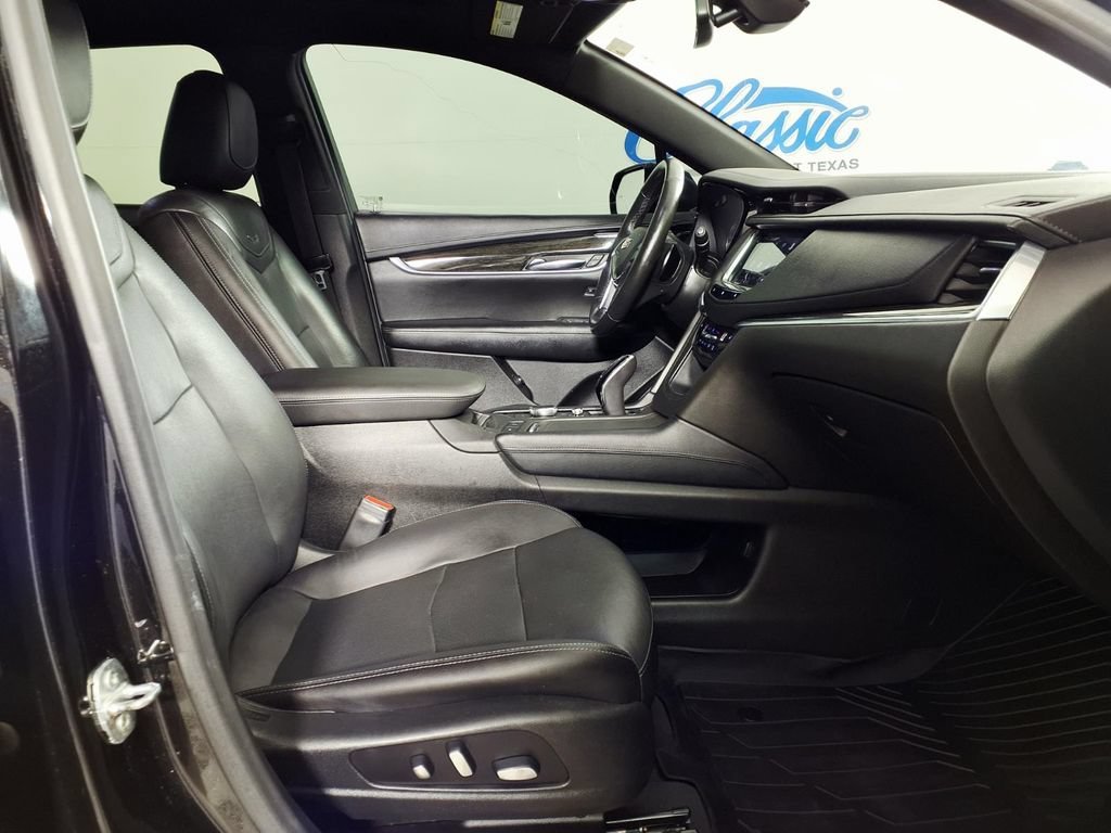 Used 2021 STELLAR BLACK METALLIC Cadillac FWD Premium Luxury image 11