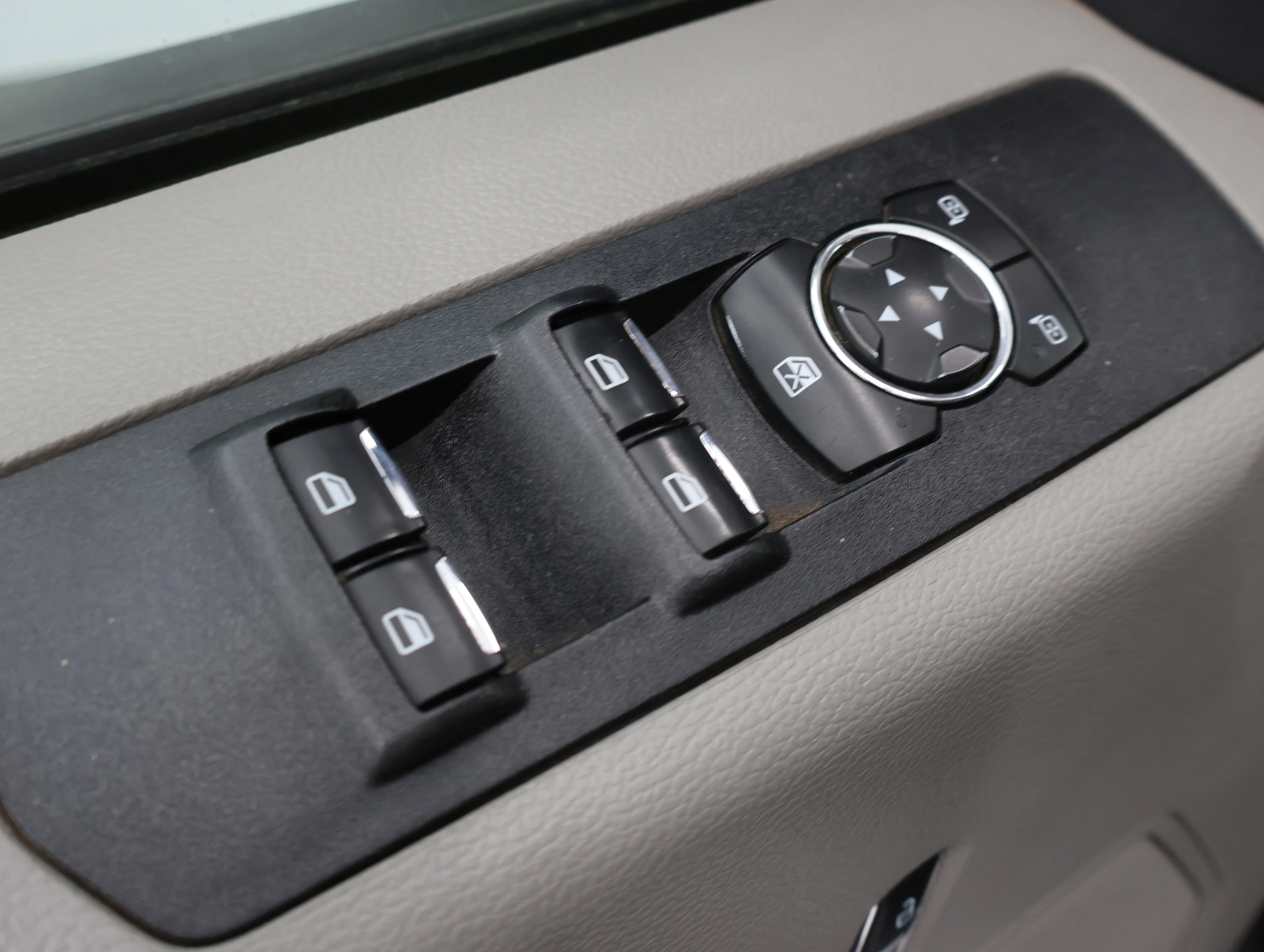 Used 2022 Oxford White Ford XLT image 39