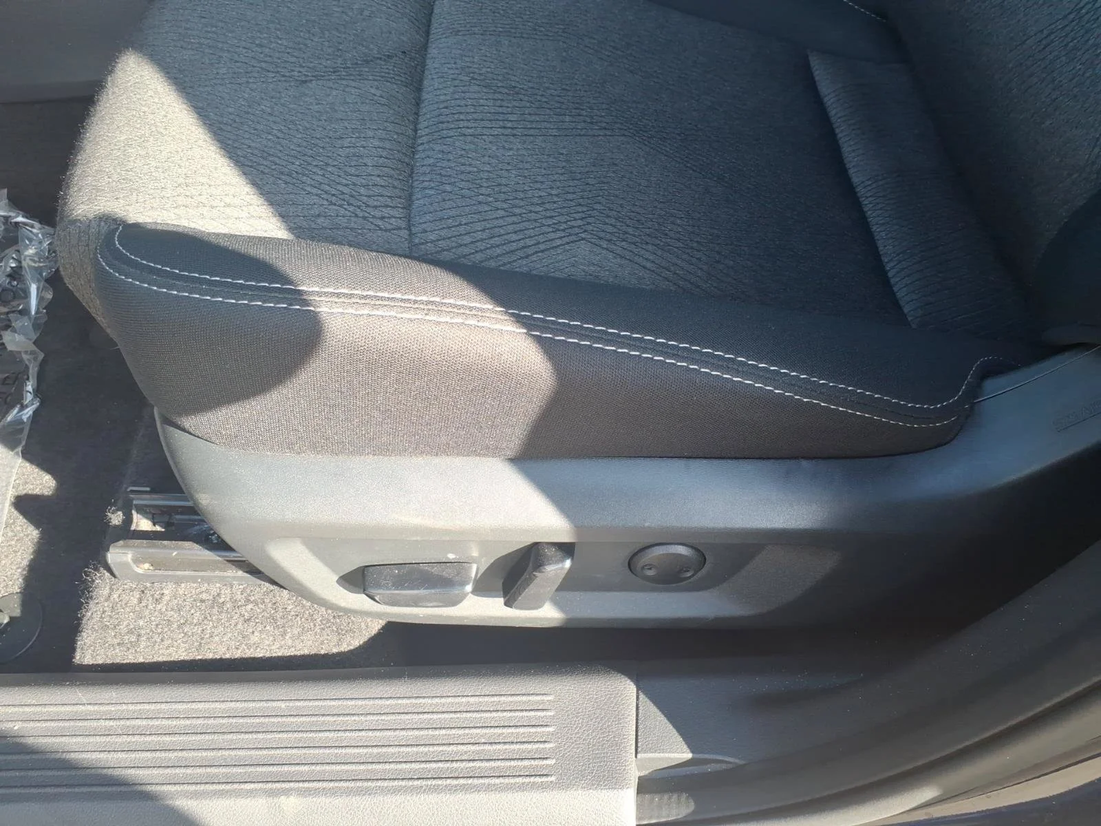 Certified Used 2025 Deep Ocean Blue Pearl Nissan SV image 15