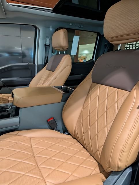 New 2026 Oxford White Ford XLT image 11