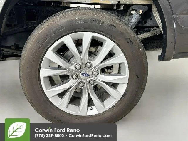 Used 2016 Magnetic Ford Lariat image 35