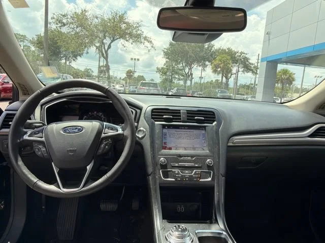Used 2019 Black Ford SE image 11