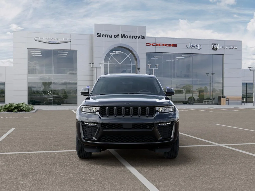 New 2026 Diamond Black Crystal Pearl-Coat Exterior Paint Jeep Limited Reserve image 6