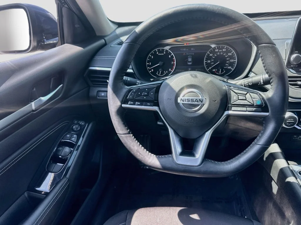 Used 2020 Blue Nissan 2.5 SV image 22