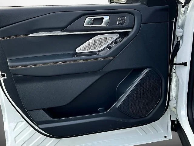 New 2026 Star White Metallic Tri-Coat Ford Tremor® image 57