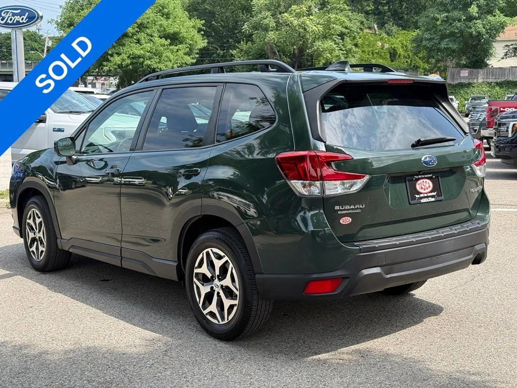 Used 2023 Green Subaru Premium image 8