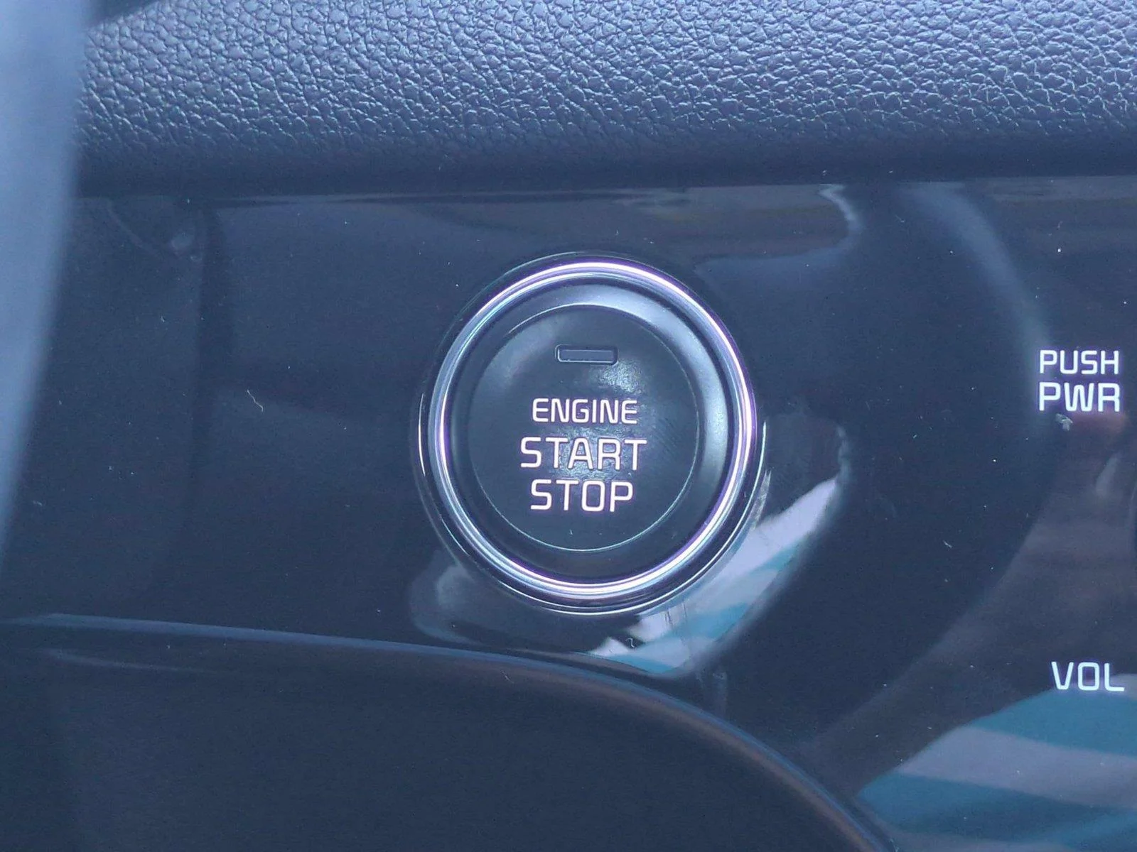 Used 2022 Snow White Pearl Kia EX image 30