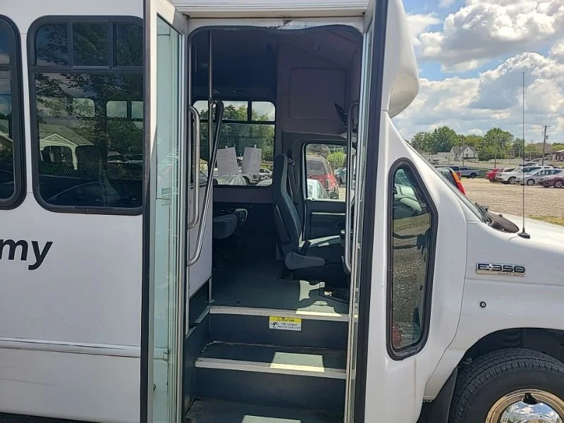 Used 2017 White Ford Base image 5