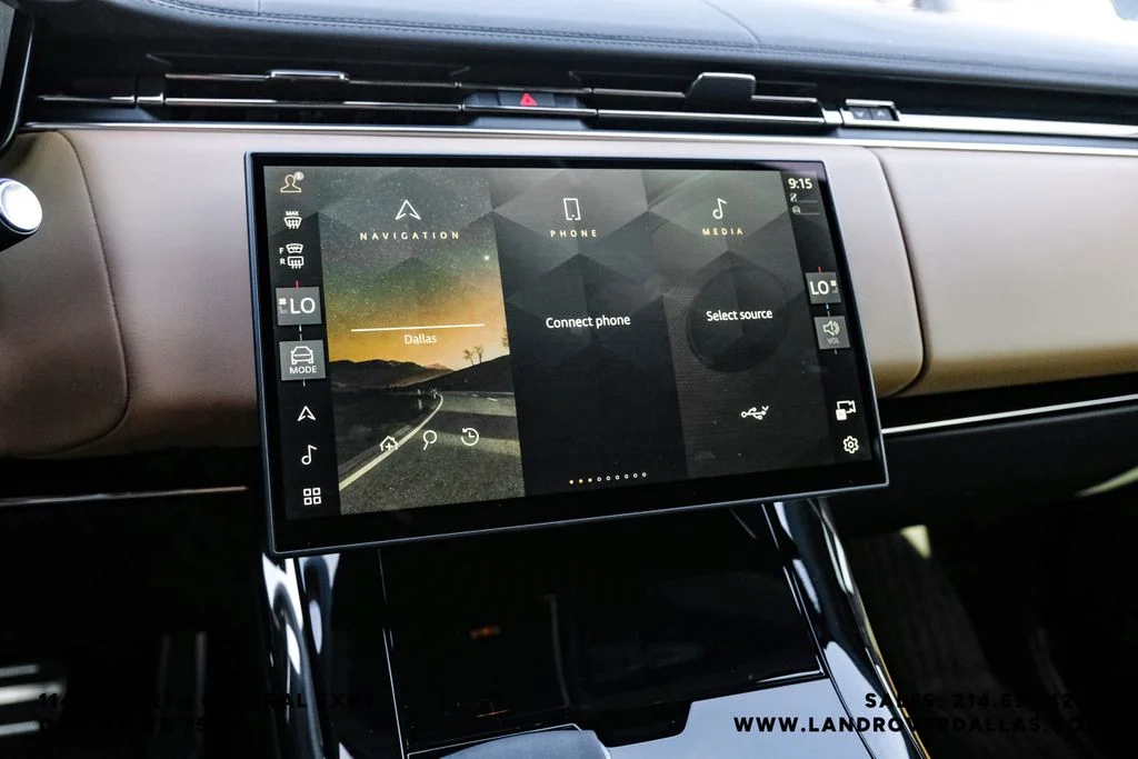 New 2026 Fuji White Land Rover Dynamic SE image 27