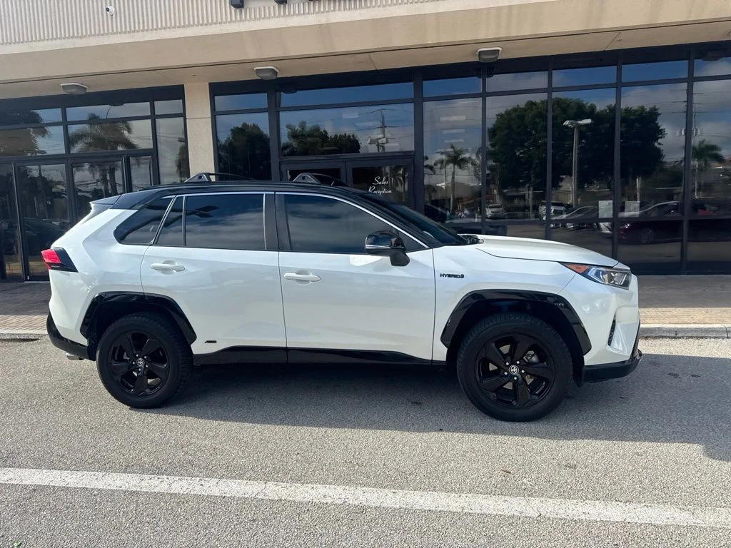 Used 2021 White Toyota XSE image 4