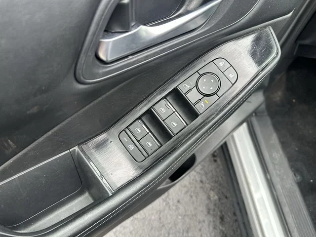 Used 2025 Silver Nissan SV image 17