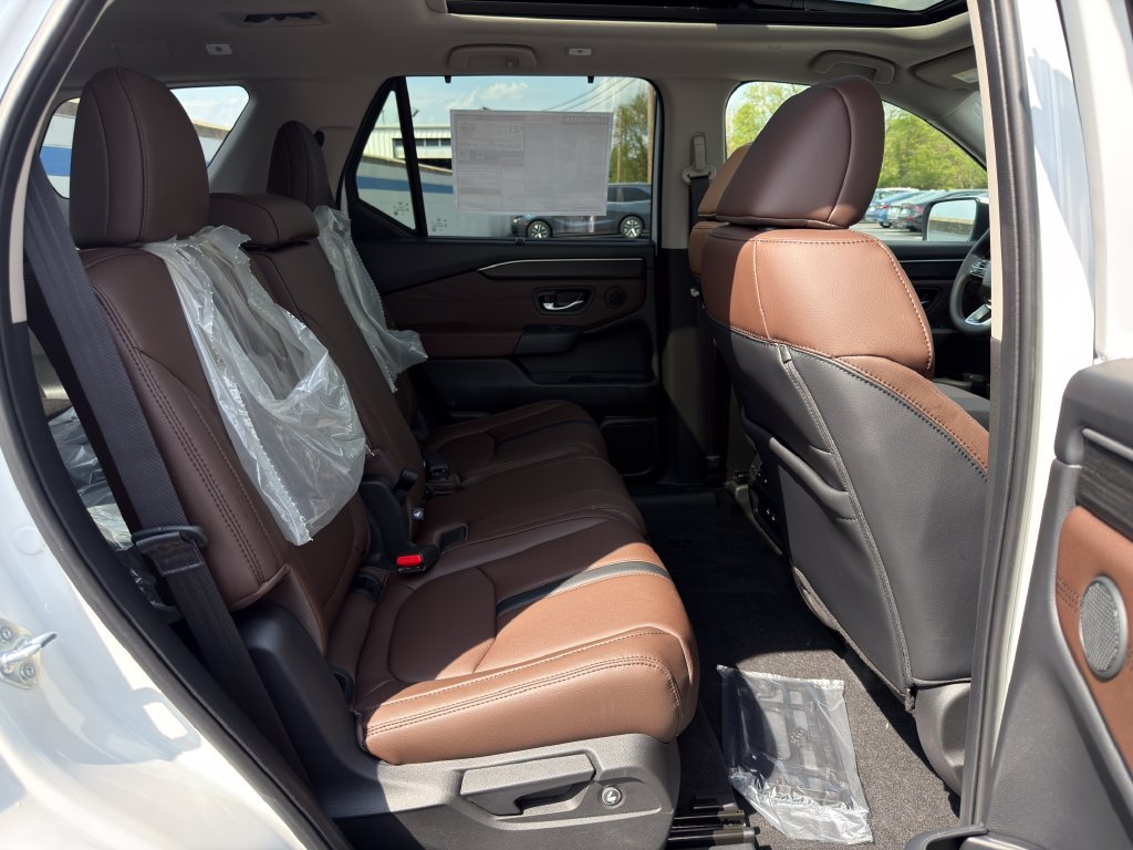 New 2026 Platinum White Pearl Honda Touring image 23