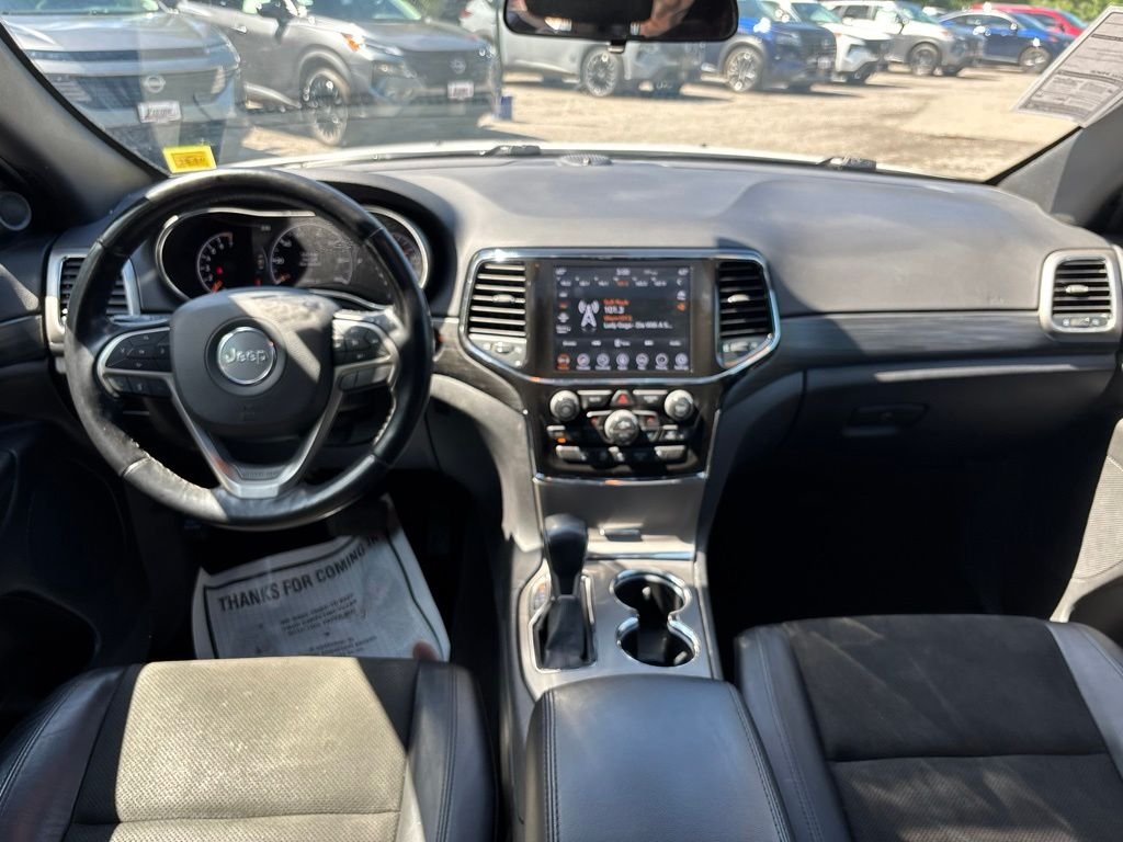 Used 2021 White Jeep Laredo X image 18