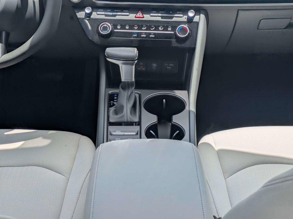 New 2026 White Hyundai SE image 18