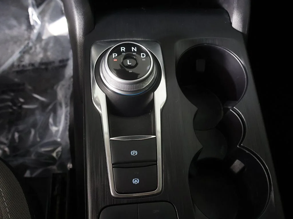 Used 2022 Black Ford SE image 43