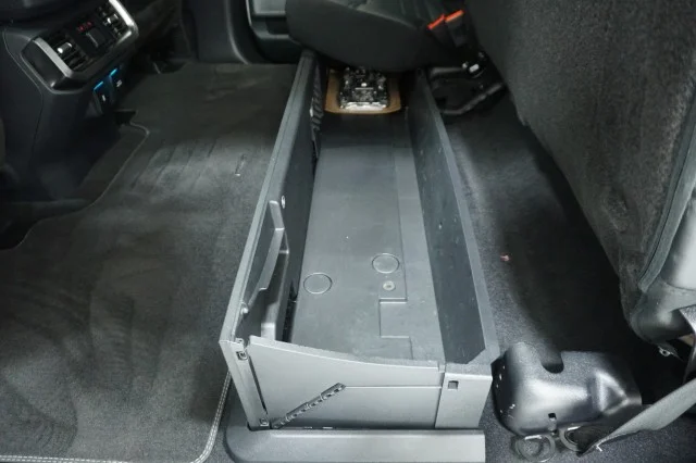 Used 2023 WHITE Ford Platinum image 25