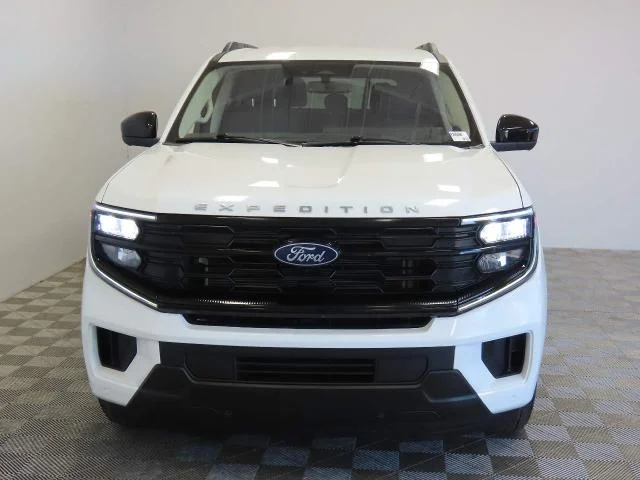 Used 2025 Oxford White Ford Active image 56