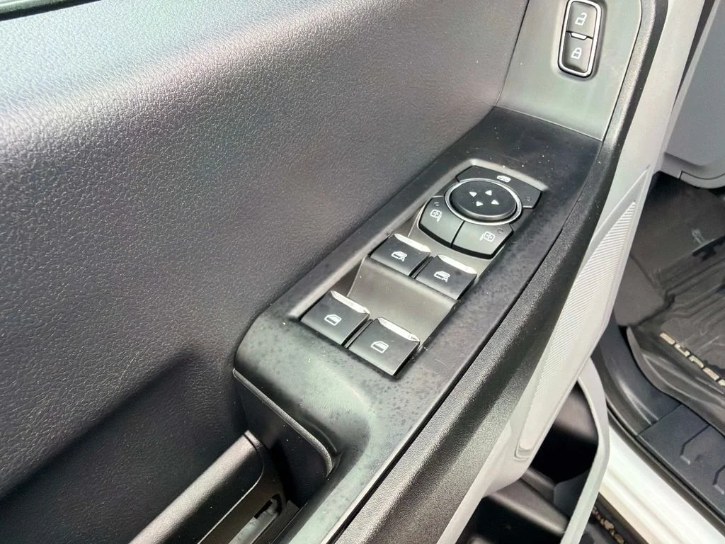 Used 2025 White Ford XL image 19